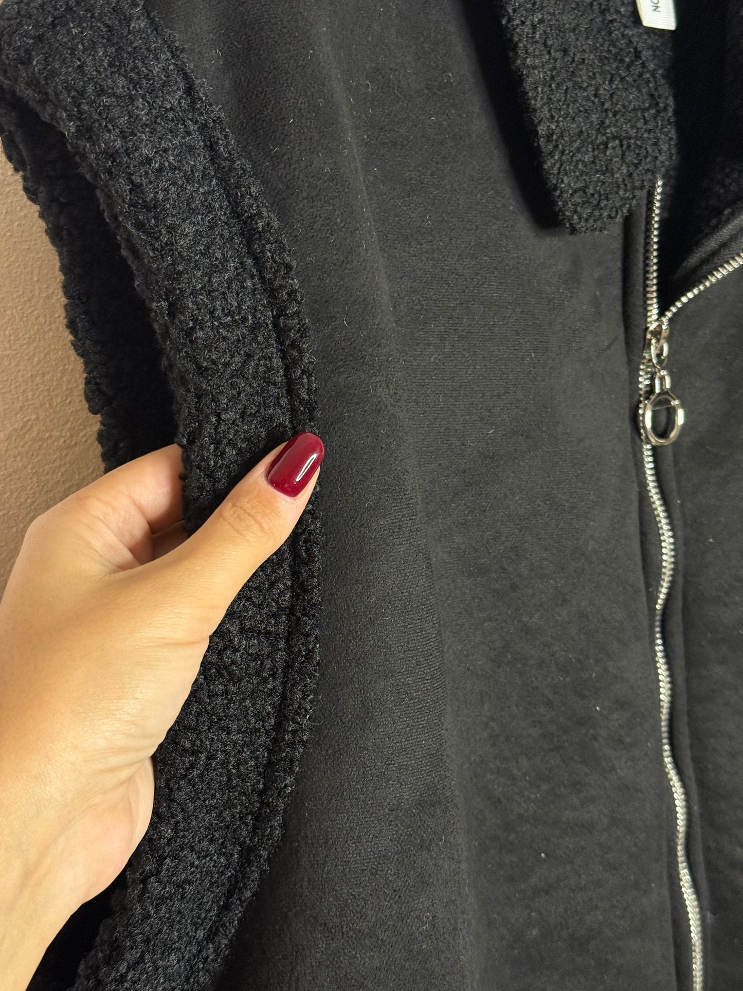 Veste fluffly noire T.46 à 52.
