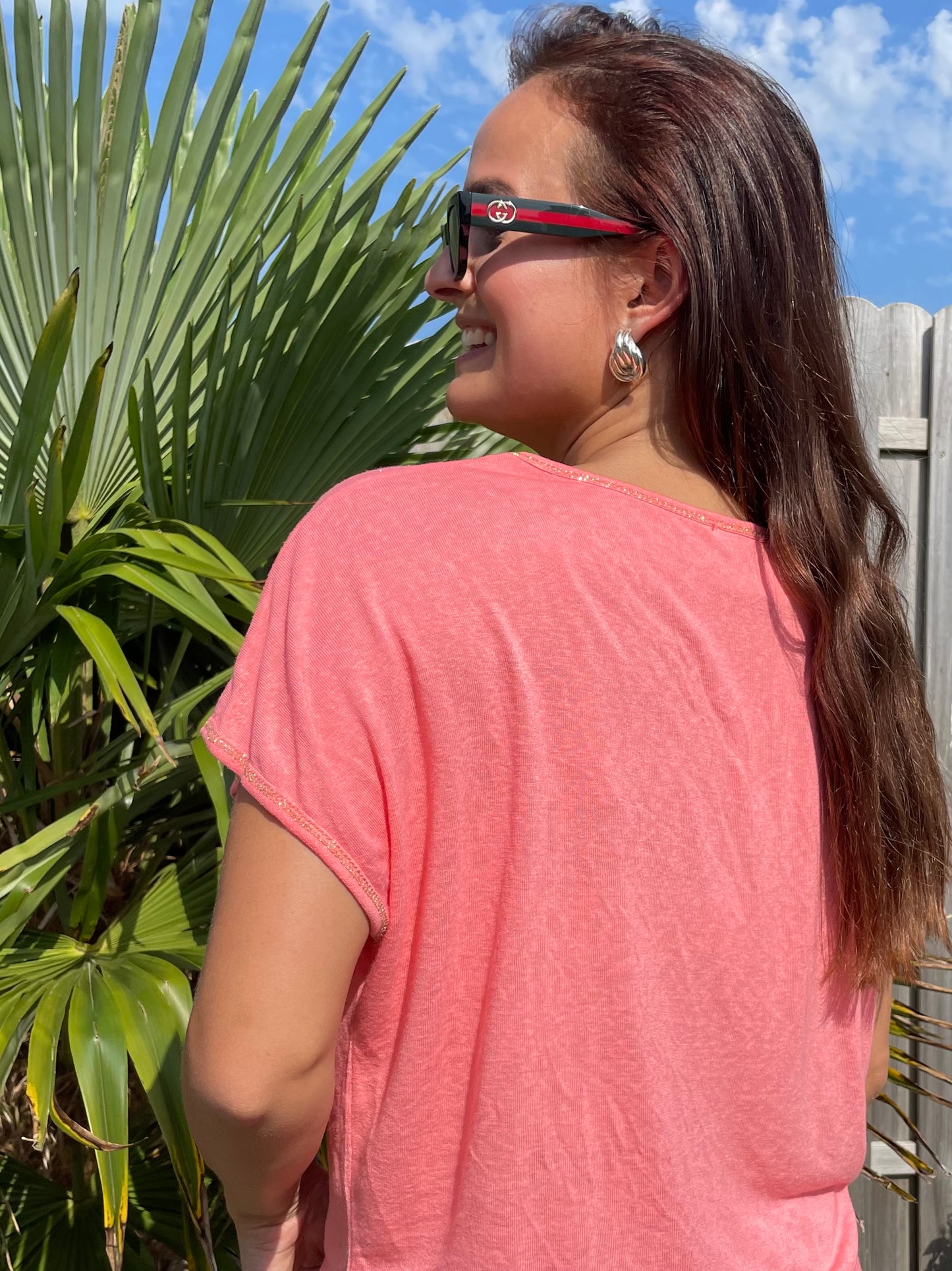 Haut brillant corail