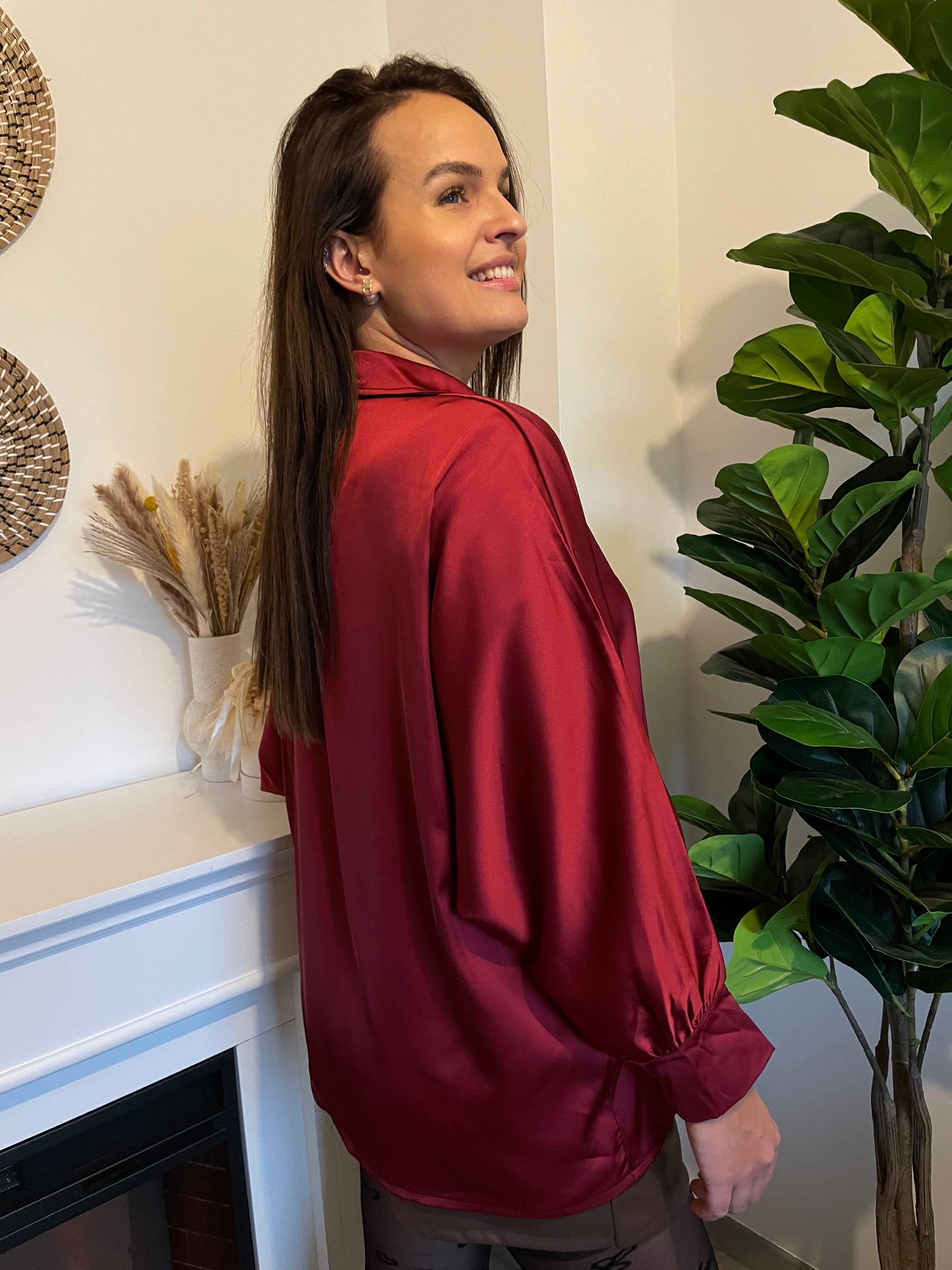 Chemise satinée bordeaux