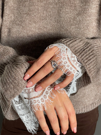 Pull dentelle taupe