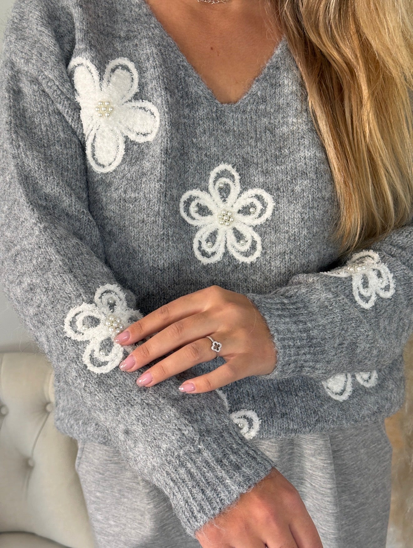 Pull Flora gris