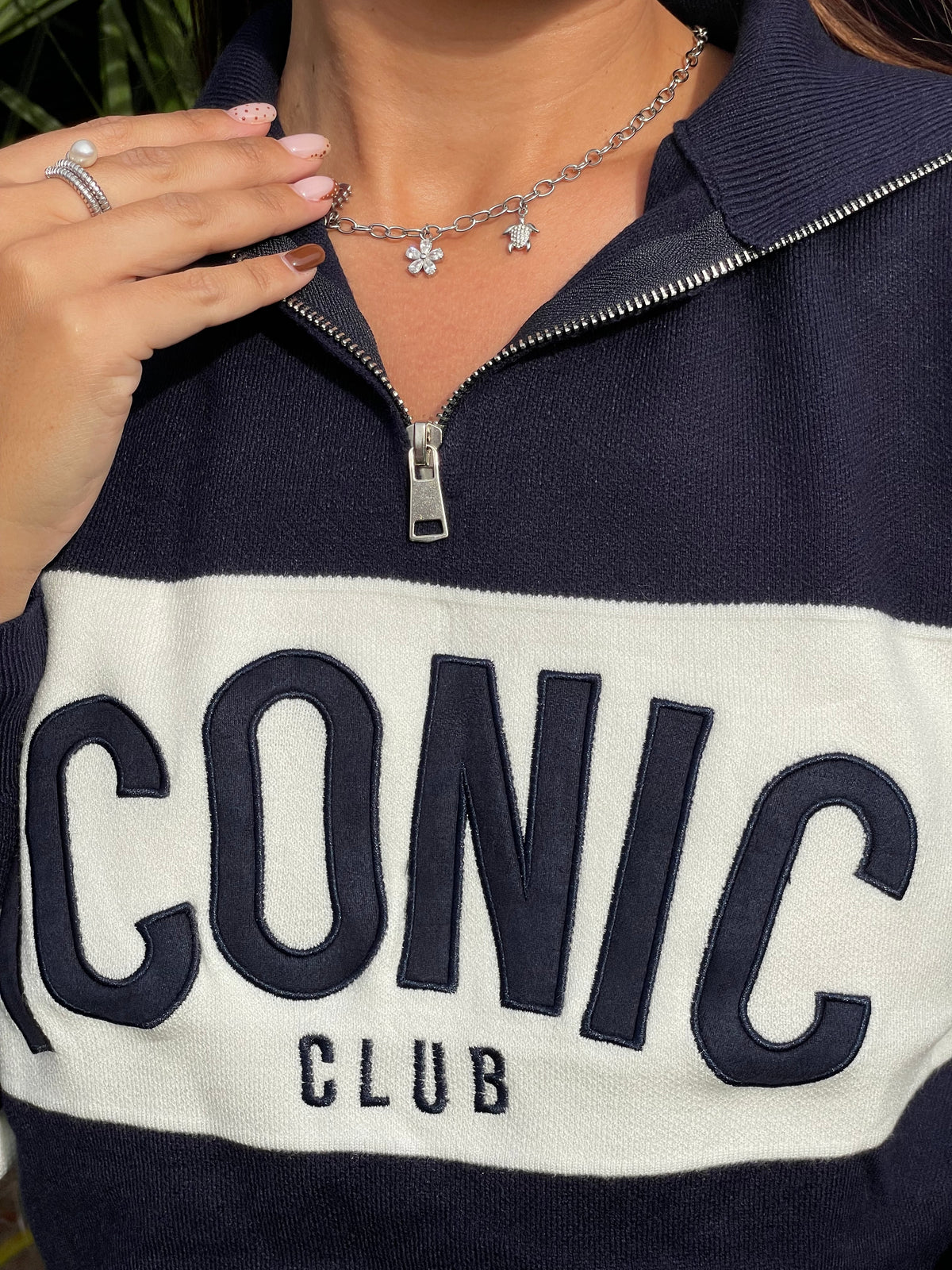 Pull iconic bleu