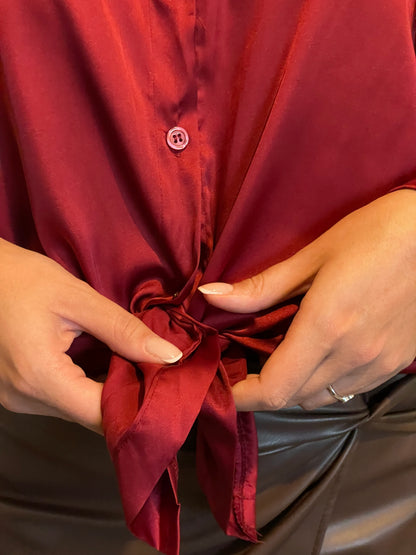 Chemise satinée bordeaux