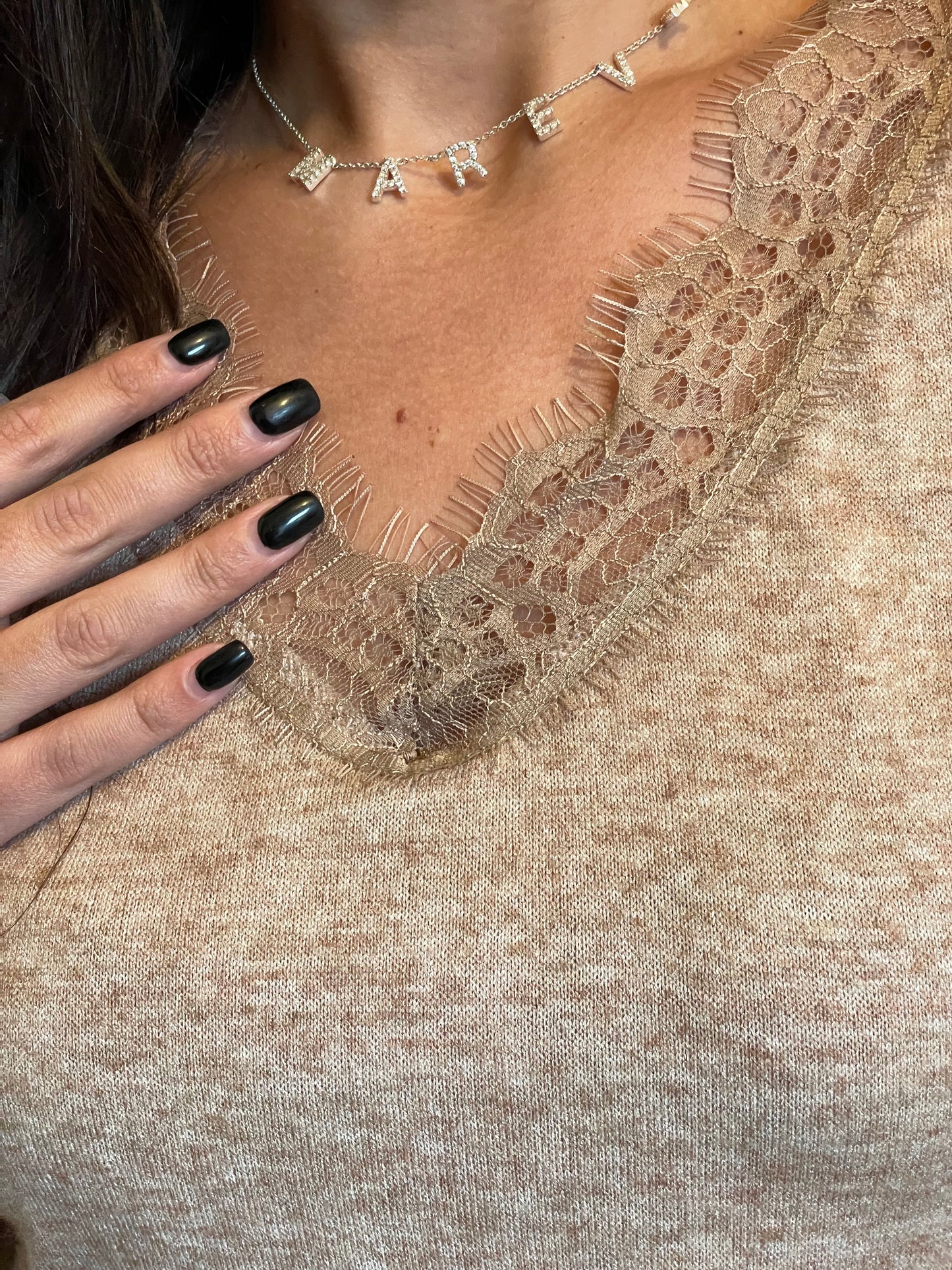 Haut dentelle beige