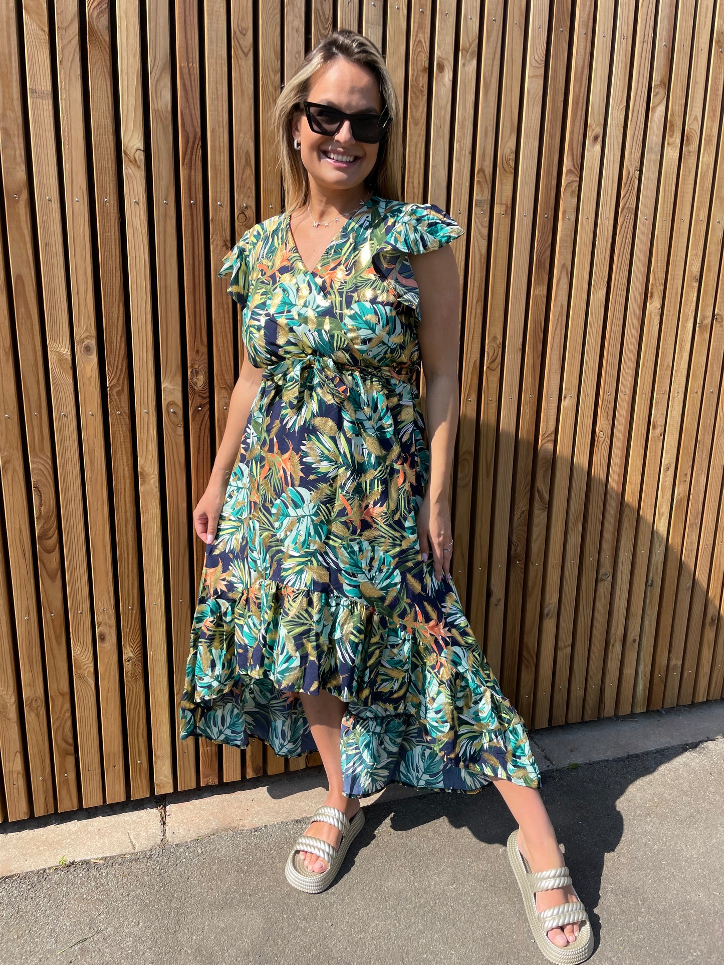 Robe exotique asymétrique verte