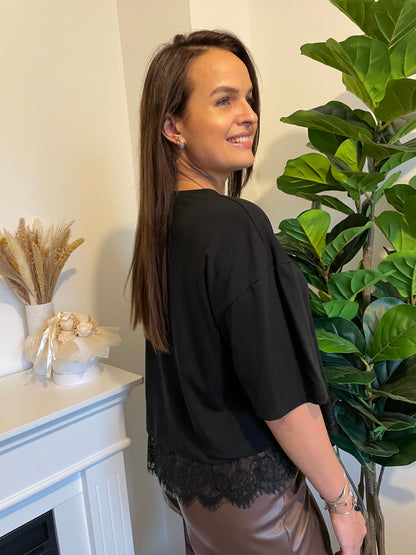 Haut dentelle asymétrique