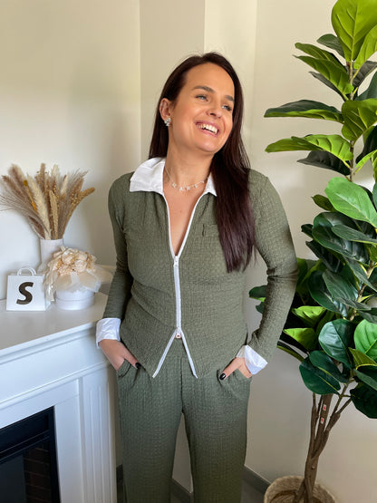 Ensemble June kaki